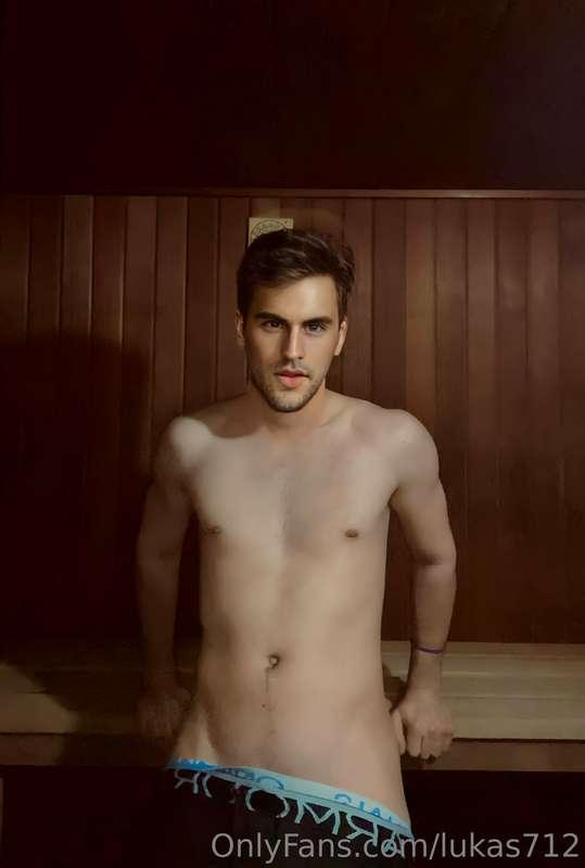 lukas712 image #0