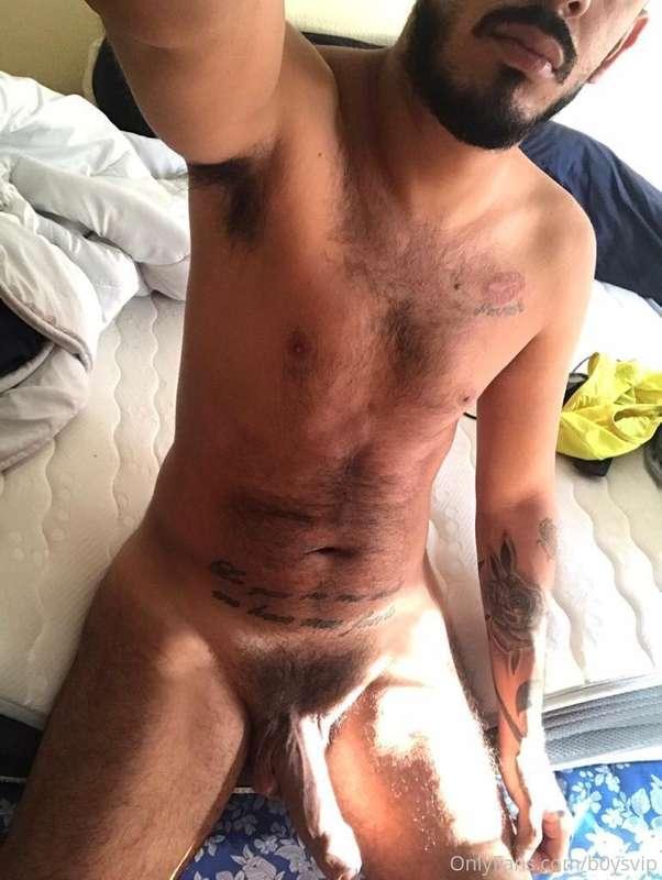 I try to focus the photo well .... but only my cock turns ou..