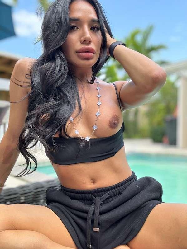 I need a swimming buddy 😈