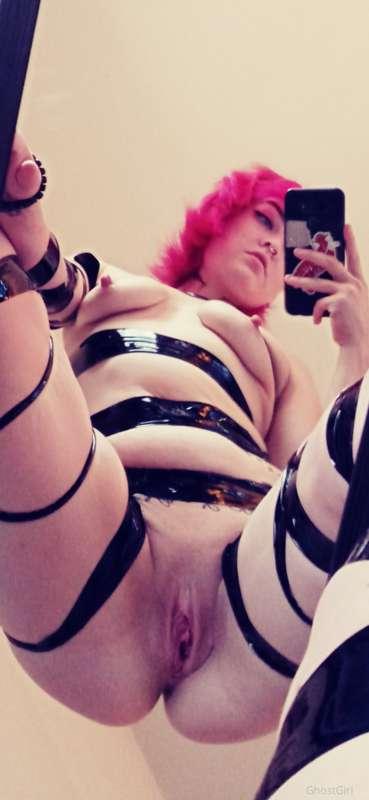 Id look pretty good standing over you. Dont ya think?
