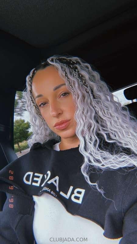 Do we love this hair style? 