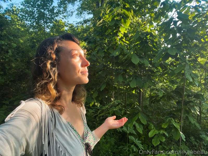 Quick pic of me saying goodbye to Tennesee 🥲 We'll see each ..