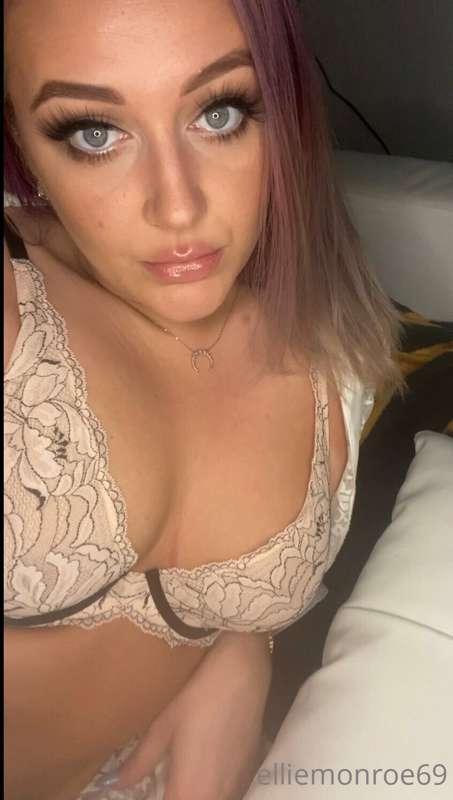 ellie_monroe69 image #0