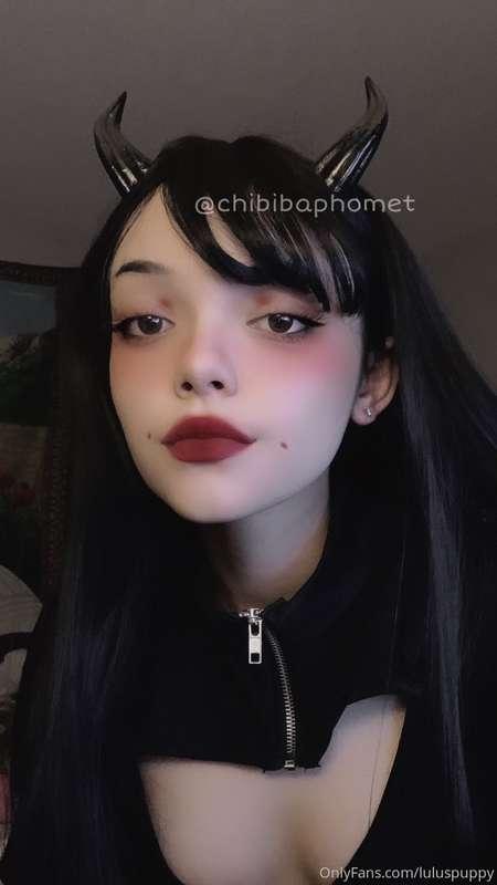 are you gonna give me a kiss today😜😜