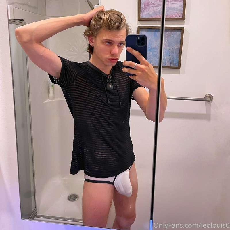 Swipe to remove my underwear ☺️