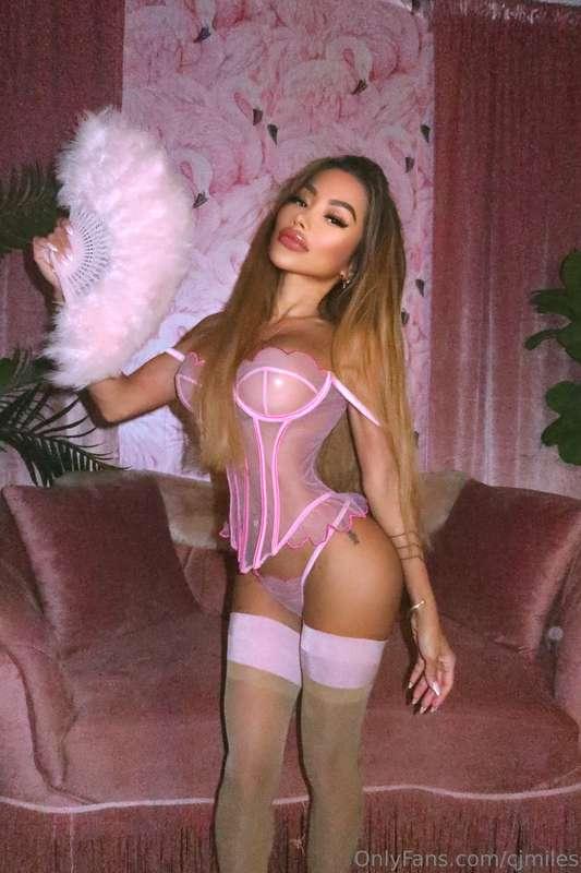 Is it hot in here or is it just me making you sweat? 😈🔥