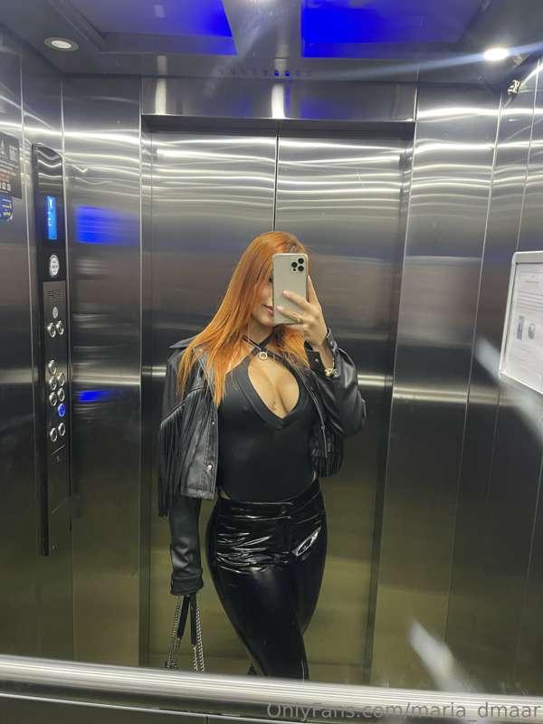 paramos el elevador un rato? 🥵