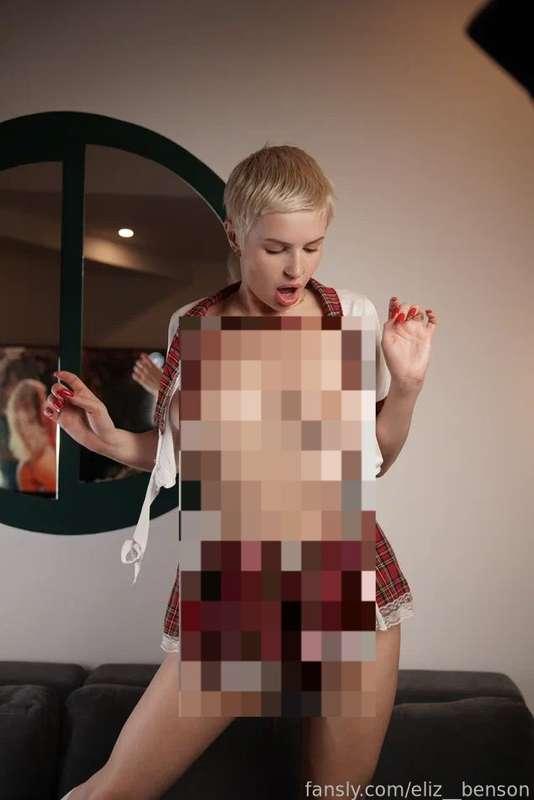 eliz__benson image #1