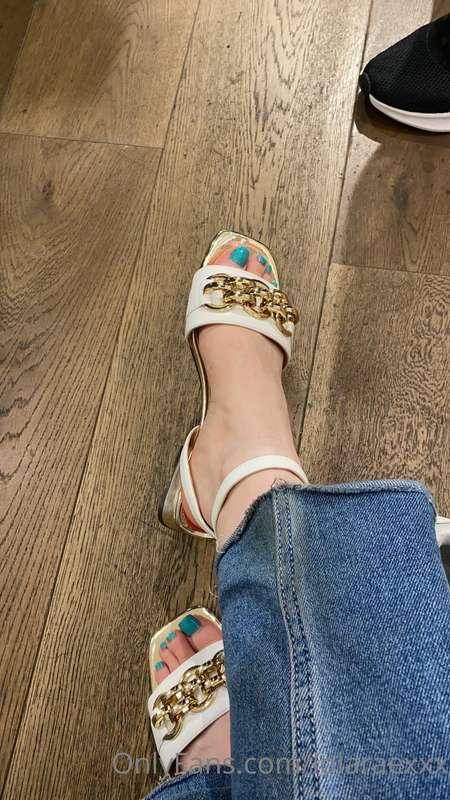 Just bought these shoes 😛took a picture for my foot fans