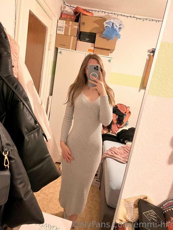 Here you can see your horny emmi in sexy tight dresses ;) I ..
