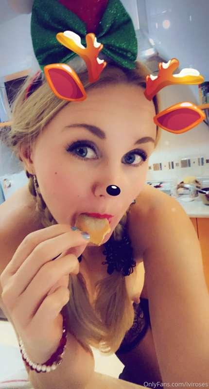 Yesterday I was cooking Xmas cookies for Christmas packages!..