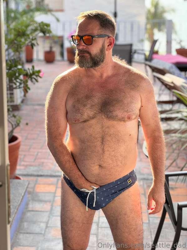 A few weeks ago I wore a Speedo to the beach for the first t..