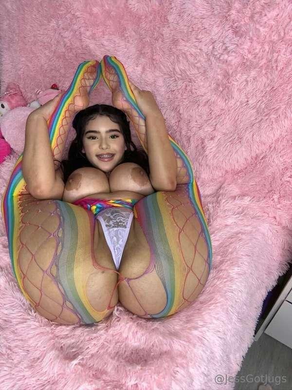 Eat my pussy like it’s your full course meal daddy 😋
