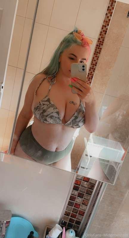 Expect more bikinis now I have to force my ass to gym every ..
