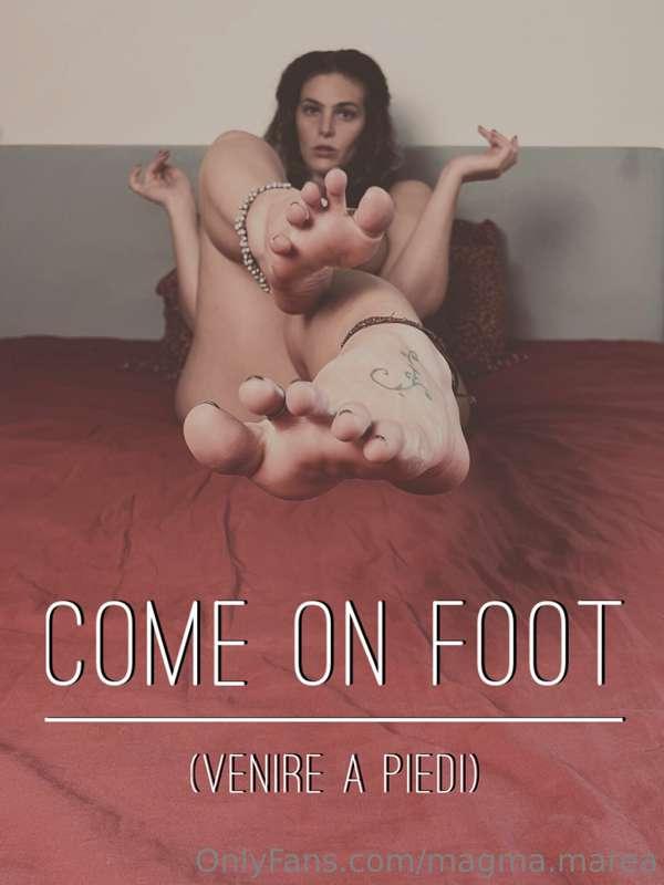 COME ON FOOT è un gioco di parole.
Ma è anche tanto glide su..