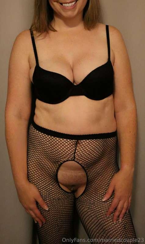When your wife's this fucking sexy, you gotta show her off. ..