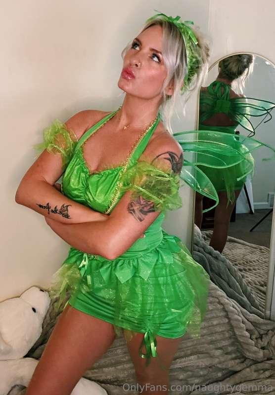 alluring_housewife image #11