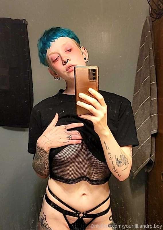 Some dirty mirror selfie for you filthy babes 🖤🖤🖤