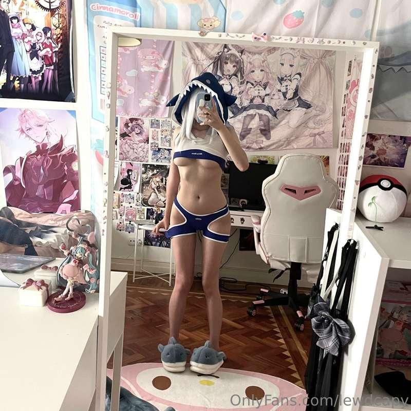 preview - Gawr Gura photoset 🦈🤍