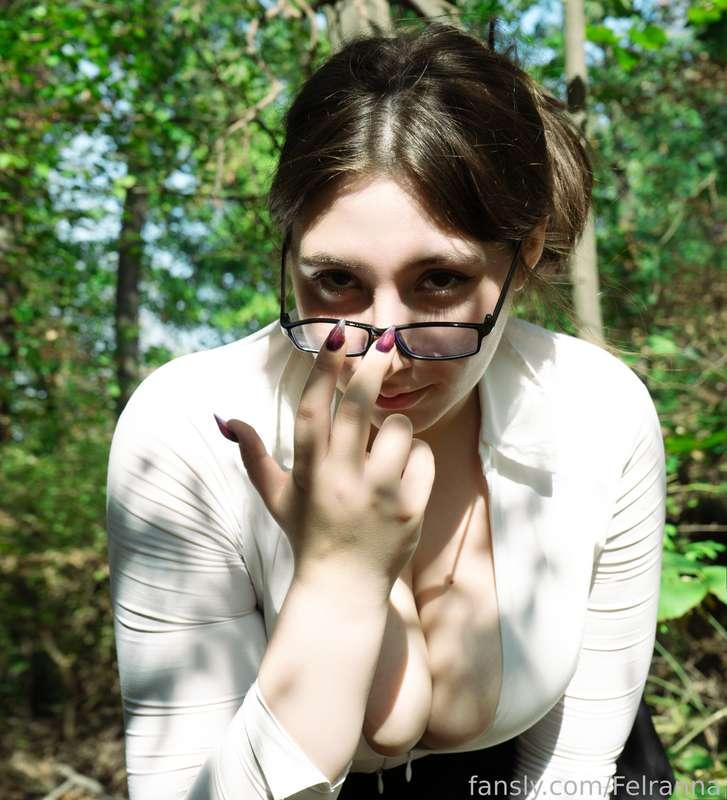 Scary?😈

#bigtits #office #nature #public #tits #cosplay #egirl #curvy #chubby #nylon