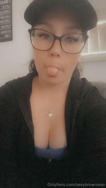 I bet you wanna experience how this tongue lick while my tit..