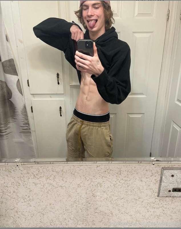 S4S @lankywhiteboy 

Come follow my page sexy, I have all ki..
