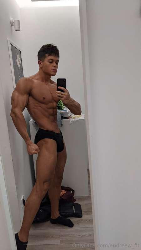 How long could you stare before needing more?😏😈