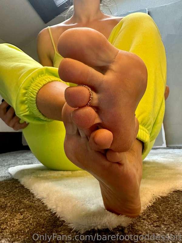 Kiss them!! 💋