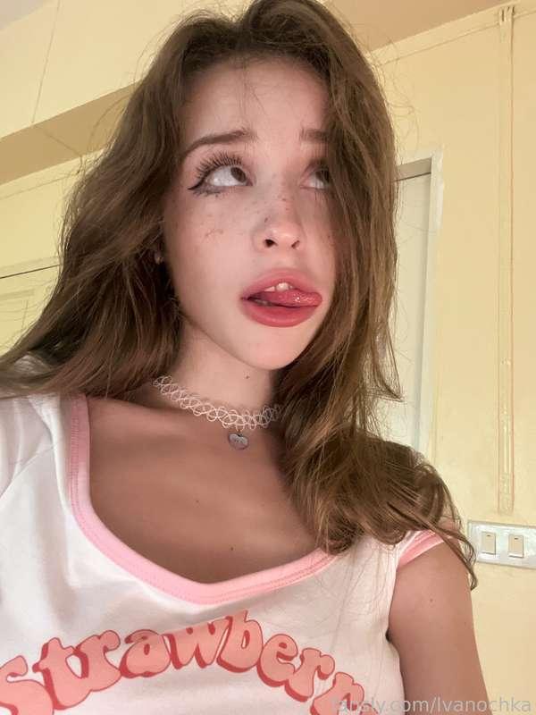 Today I'm wearing such a playful look💟 



#fyp #petite #cutegirl #ahegaoface #smalltits #bigass #cute #ahegao #teen #young #daddysgirl #tongue