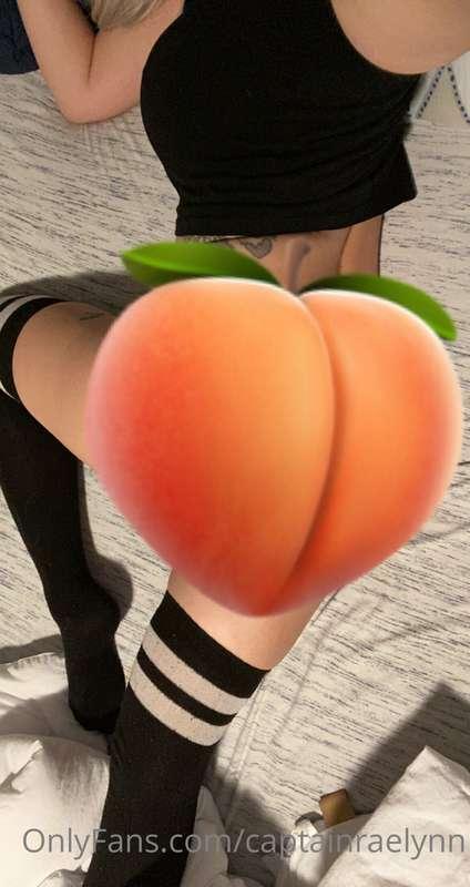 Can I get a 👏🏼 for this ass…no? Okay, i’ll do it myself. 😇 🍑