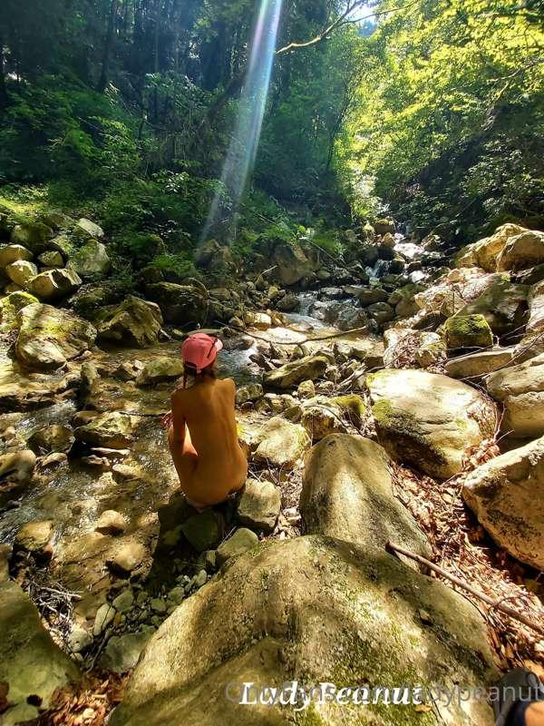 Une petite balade dans la rivière. Ça vous tente? N'hésitez ..