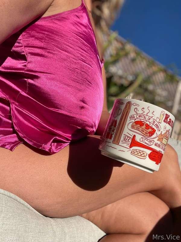 Enjoying my coffee outside this morning ☕️ ☀️