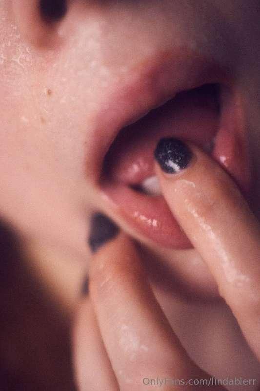 Enjoy me, enjoy my mouth.