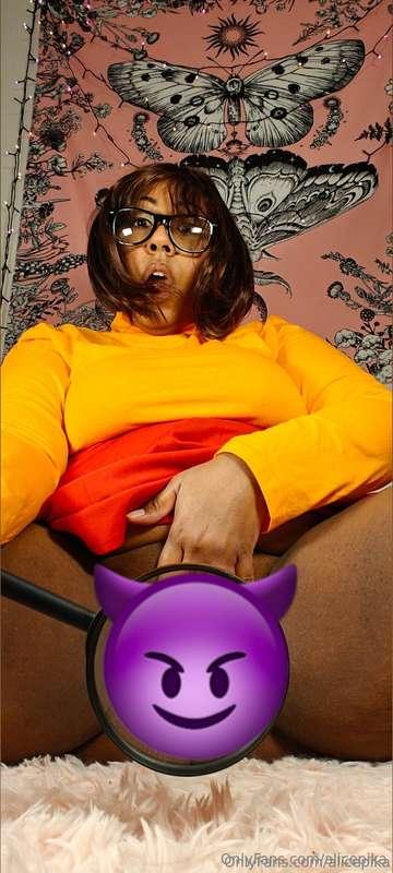 Wow this magnifying glass lets me see everything 🤩 TIP $25 f..