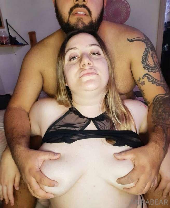 What do you say, would you like a live in couple? 😌 🖤 @chubb..