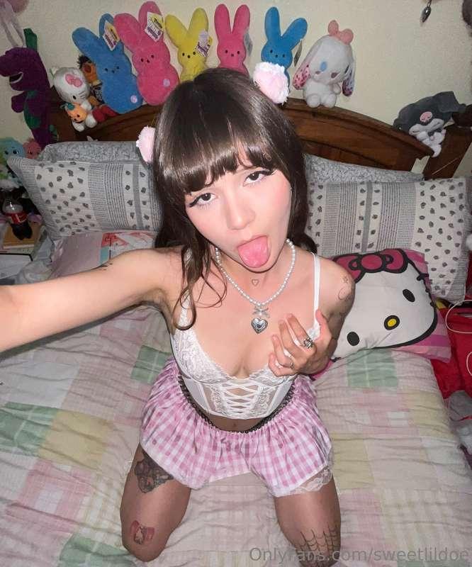 jerk off to me, baby ;) watch me rub my pink wet clit til i ..