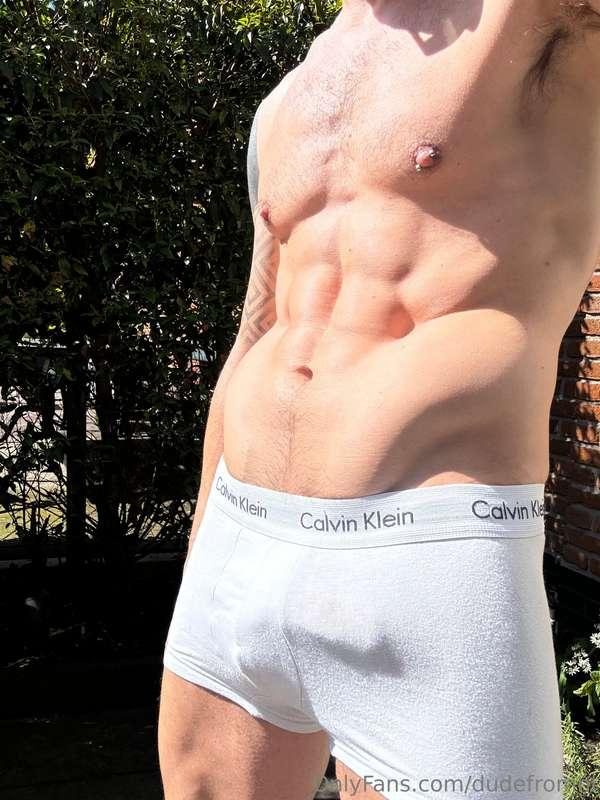 This sunny weather makes me so horny 😈