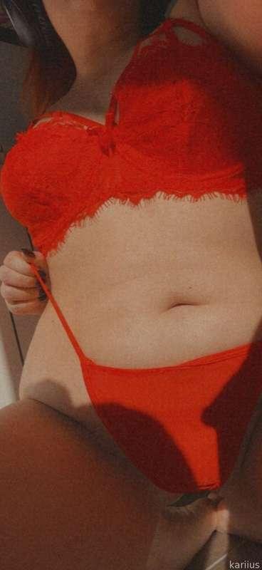 Te gusta ver cómo juego mientras me baño ? 💦💦
 #asmr #girl #ass #curvy #bigass #bigtits #tits #lewd