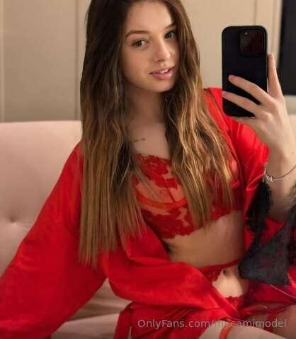 🍭FREE🍭FREE🍭FREE🍭At first glance a petite and cute girl @kira..