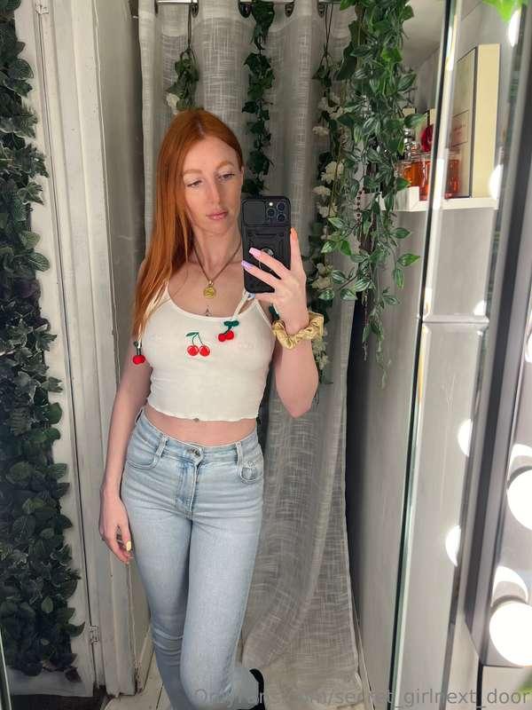 Who is a fan of my outfit today ❤️