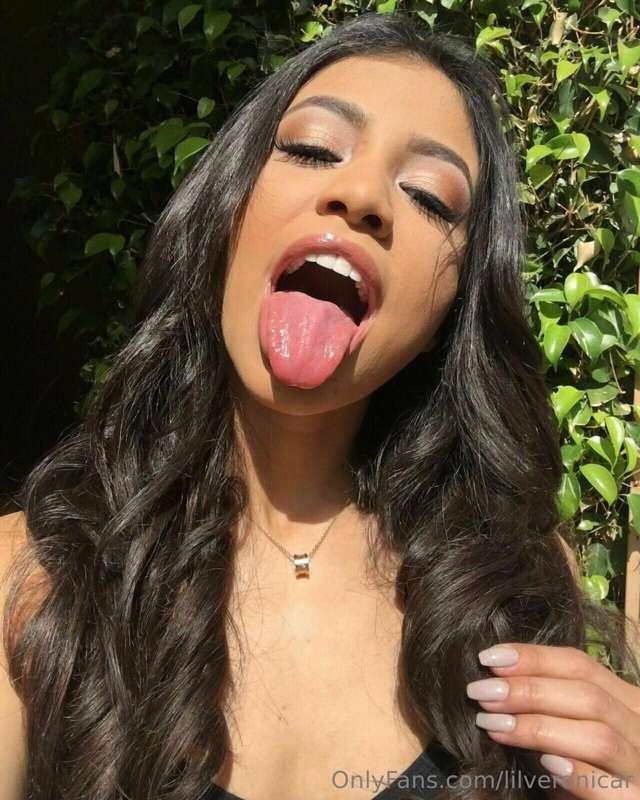 Your cum goes here 💦🍼🍆