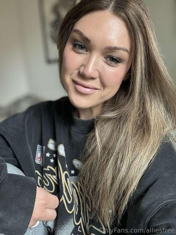 I hope your Monday is as hottttt as you ;) 