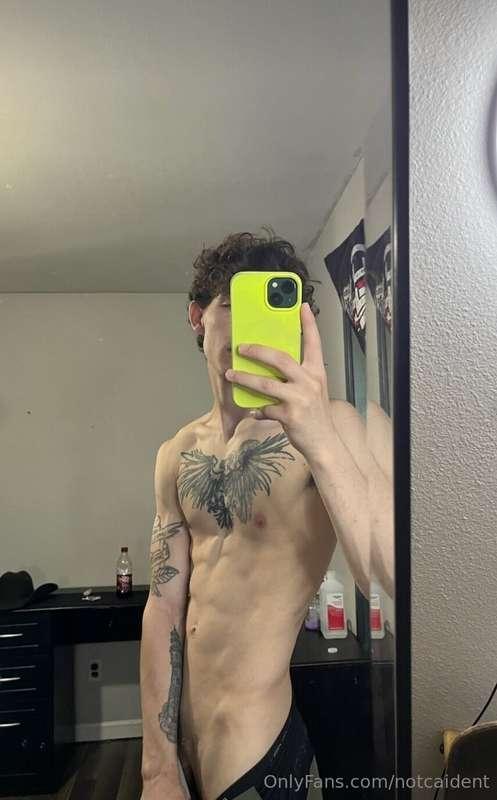 Guys you have to go check out my boy Kam 🥵🥵 He has tons of c..