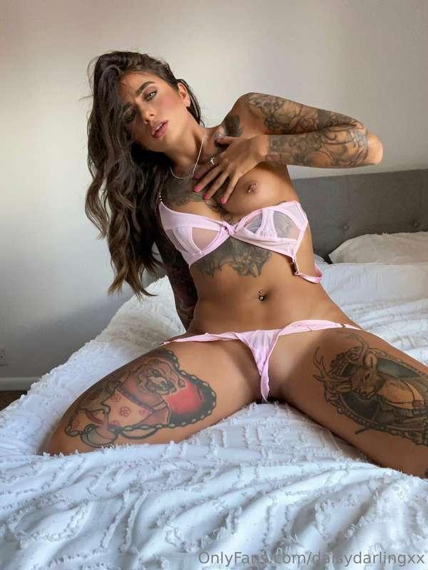 Imagine me riding you hard on this bed 👀