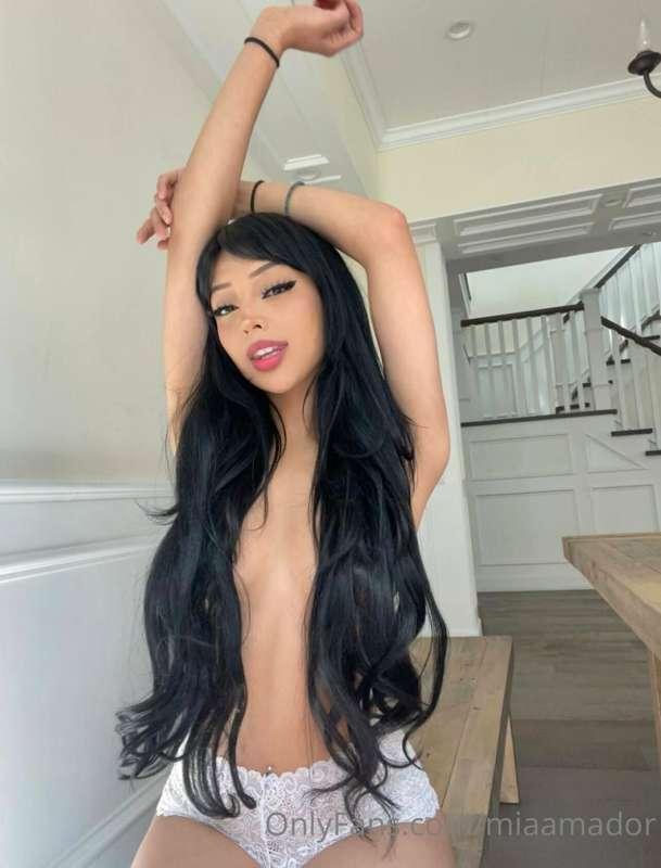 Look no hands! 🤭 
It might be topless week 🍒