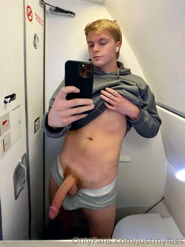 You already know plane pics are my favorite 🤤 Last pic is ju..