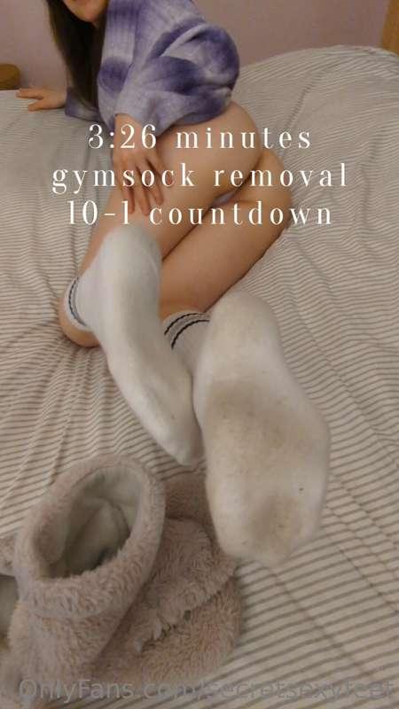 Slippers and gym sock removal with a slow 10-1 countdown, th..