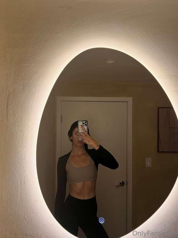 Starting my Saturday off feeling strong 💪🏼 feels oh so goooo..