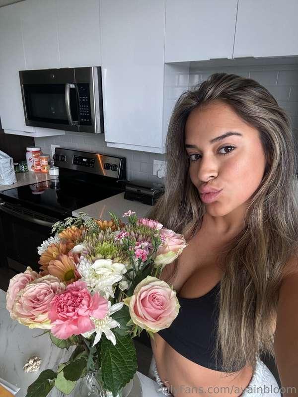 I just can’t get enough of these summer bouquets 💐 They’re m..