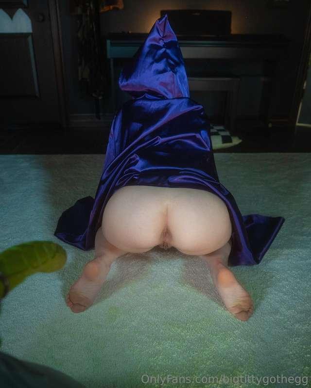 bigtittygothegg image #2